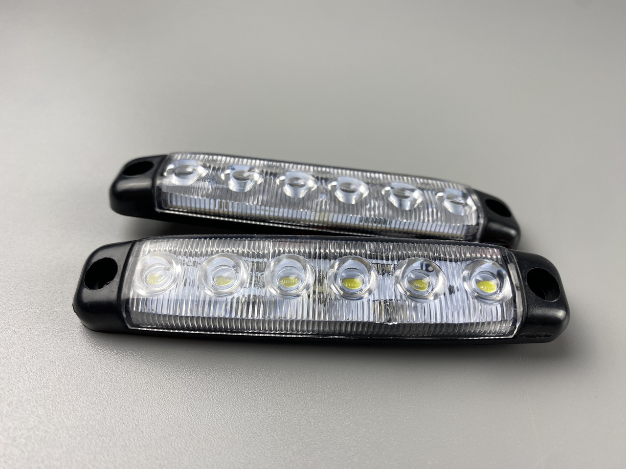 Ліхтар LED габаритний світлодіодний 24V IP67 6 led діодів SMD білий , оптична лінза + кріплення для авто