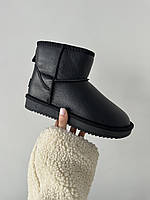 Зимние женские ботинки UGG MINI BLACK LEATHER