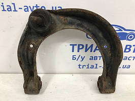 Важіль передній верхній правий Hyundai