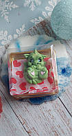 Новорічне сувенірне мило дракончик Стеша міні у куполі подарунковій упаковці