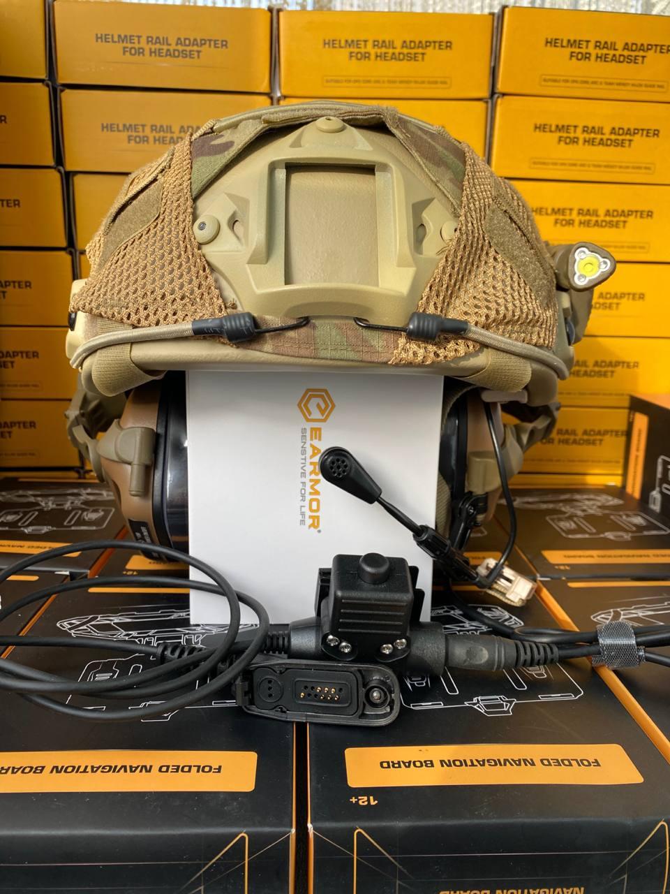 Шлем Тактический FAST Helmet NIJ IIIA Комплект c Наушникми Earmor M32H и Фонариком .Каска военная койот - фото 3 - id-p1870565091