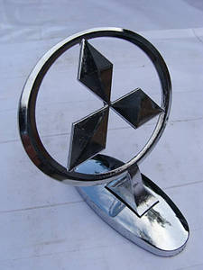 Значок на капот Mitsubishi / Емблема на капот Мітсубіші (Приціл)