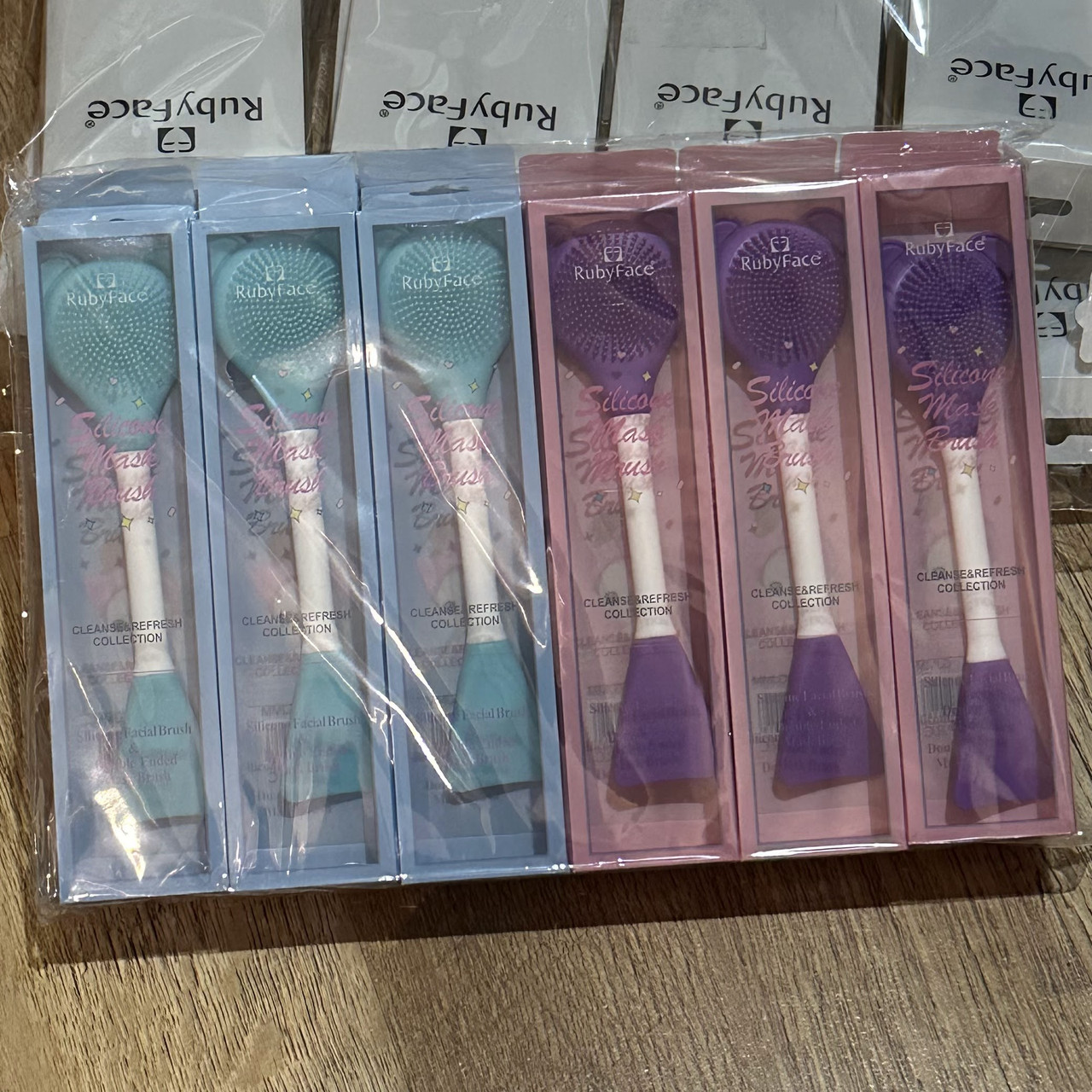 Силіконовий пензлик двосторонній для очищення обличчя та нанесення масок Ruby Face Silicone Mask Brush, фото 1