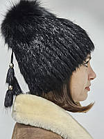 Женская шапочка из меха натуральной стриженой нутрии на вязаной основе c песцом цвет черный