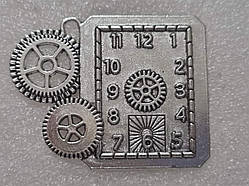 Годинник, колір срібло. 35*45 мм №33