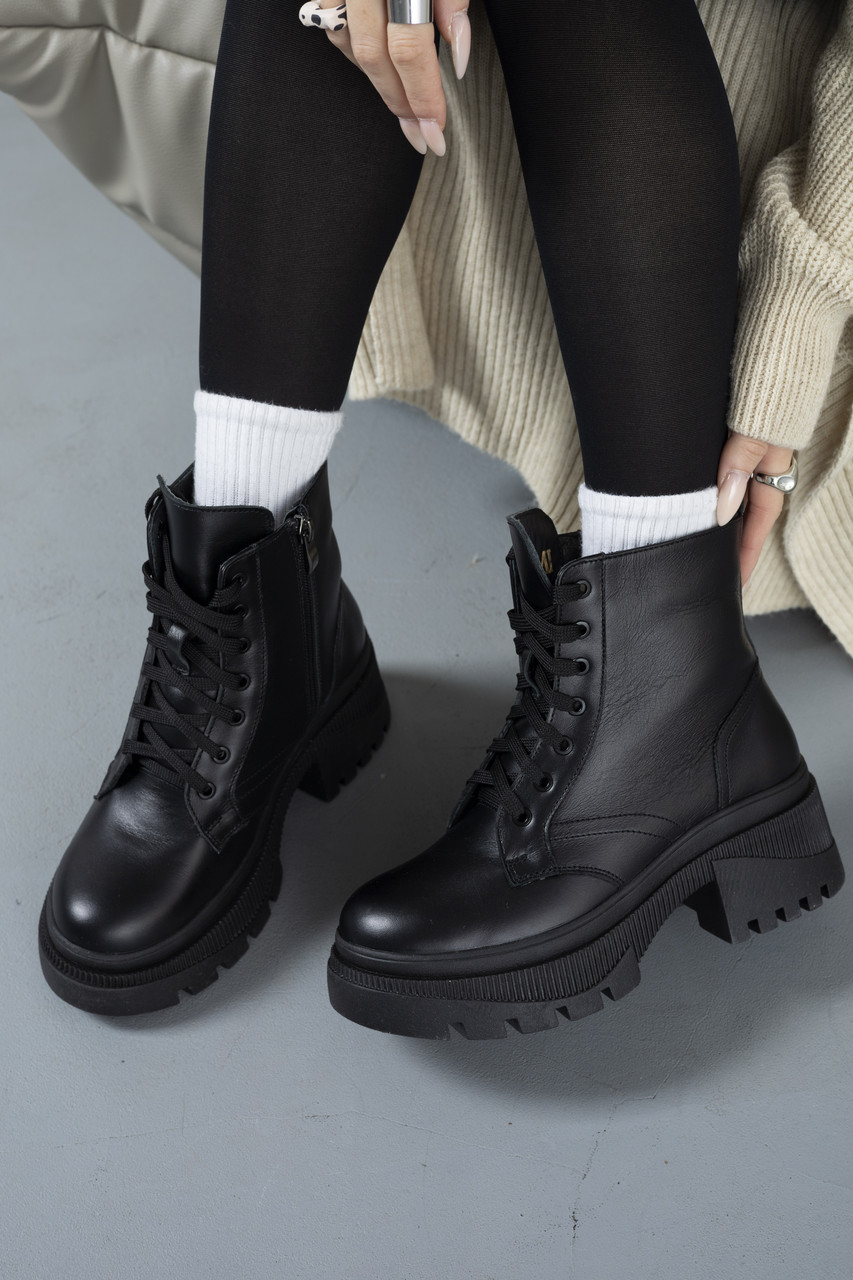 Шкіряні жіночі зимові черевики чорні на шнурівці та бічною блискавкою утеплені на хутрі, фото 1