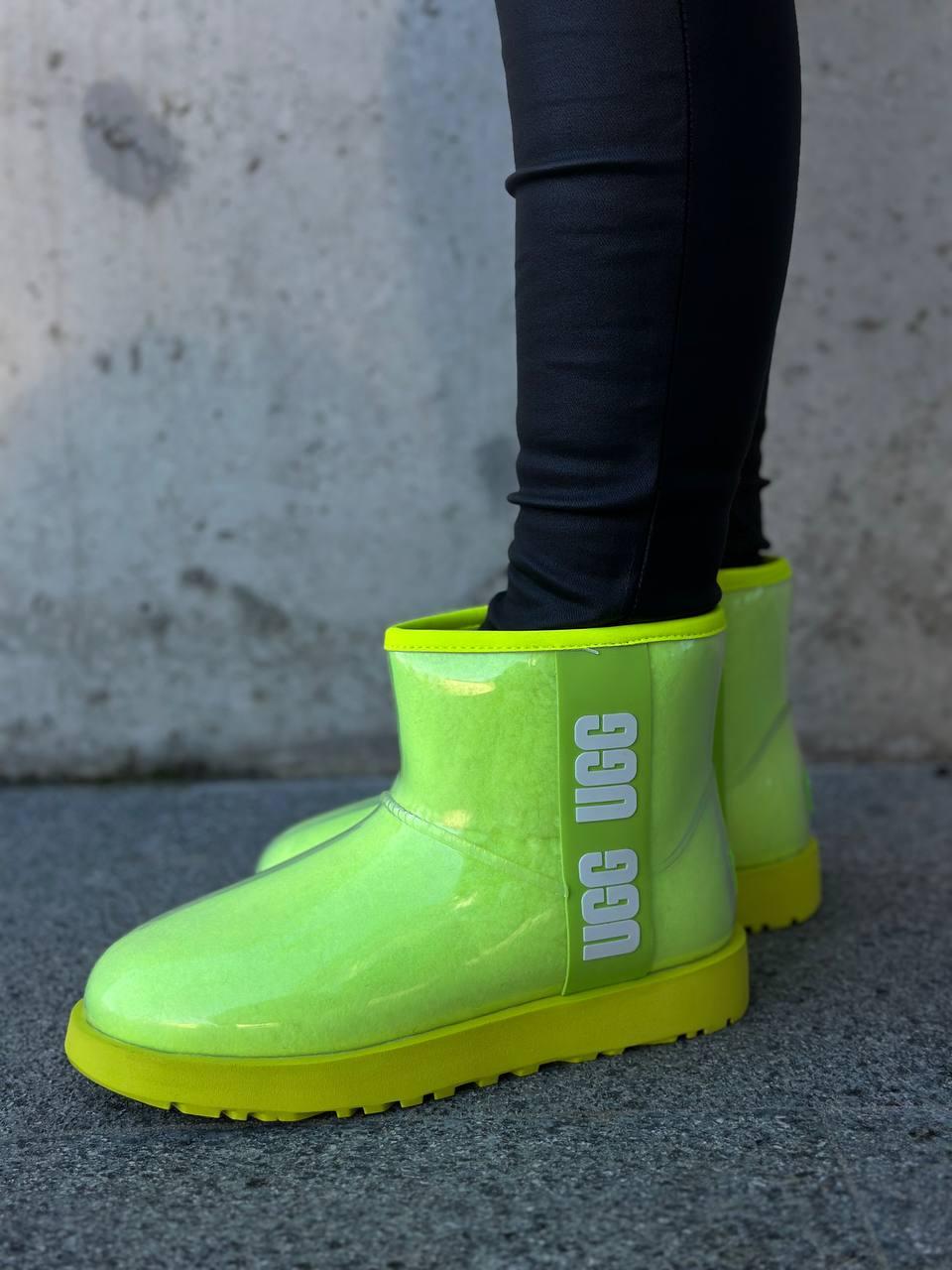 Уги жіночі Ugg Classic Mini Clear Sulfur лимонні лакові теплі короткі стильні преміум, фото 1