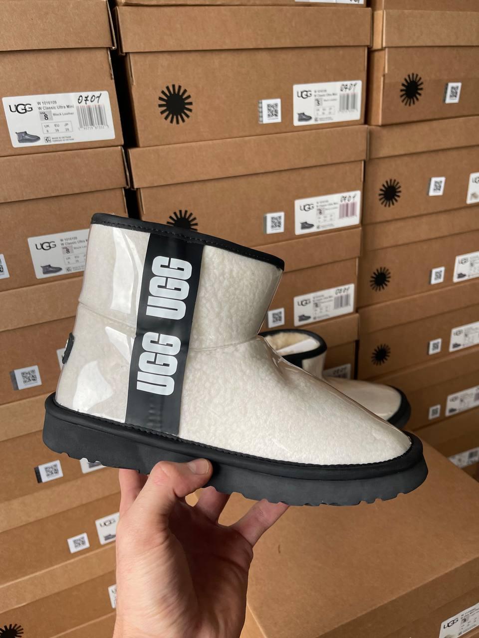 Уги жіночі Ugg Classic Mini Clear Natural бежеві лакові теплі короткі стильні преміум, фото 1