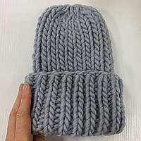 Объемная зимняя вязаная женская шапка бини с отворотом - 100% шерсть мериноса - цвет Серый