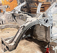 Чверть, ланжерон передня ліва Honda Clarity FCX (17-) 60910-TRW-315ZZ