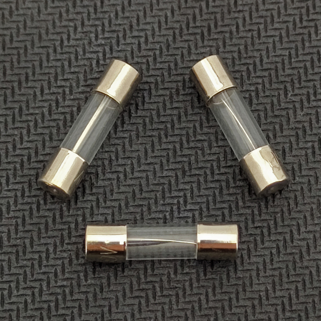 Запобіжник 5х20мм F3A з виводами під пайку