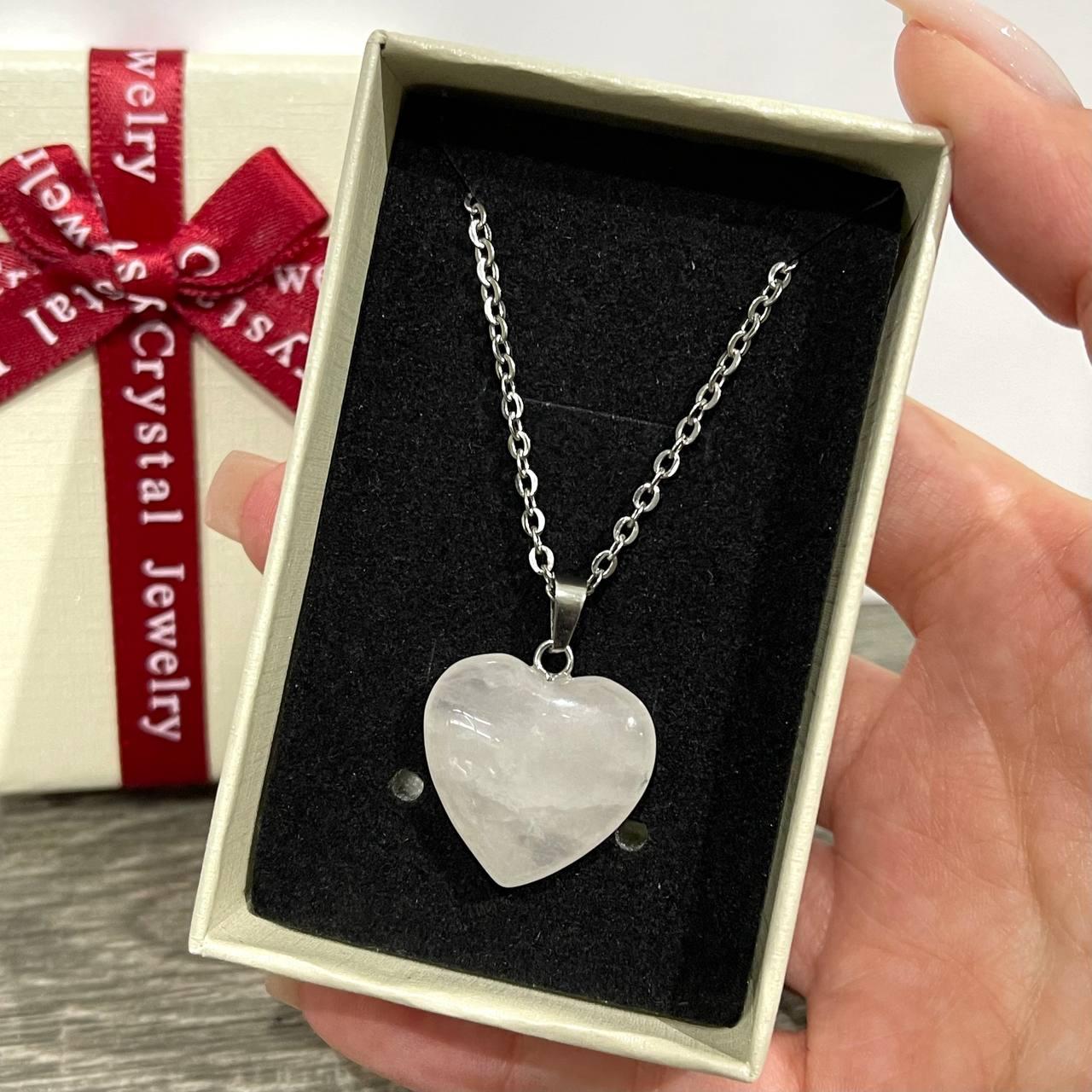 Натуральний камінь Рожевий кварц кулон у формі сердечка на ланцюжку - оригінальний подарунок дівчині в коробочці
