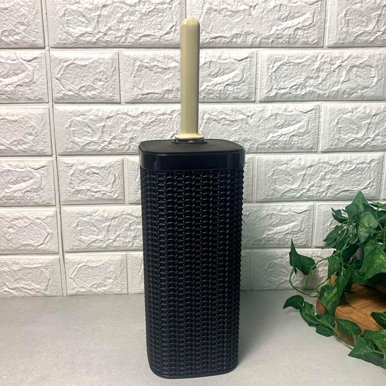 Туалетний йорж із кришкою у високій підставці, Темно-коричневий 375 Irak Plast