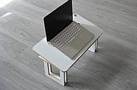 Стильный деревянный стол для ноутбука