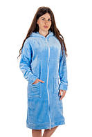 Женский голубой теплый махровый халат с капюшоном