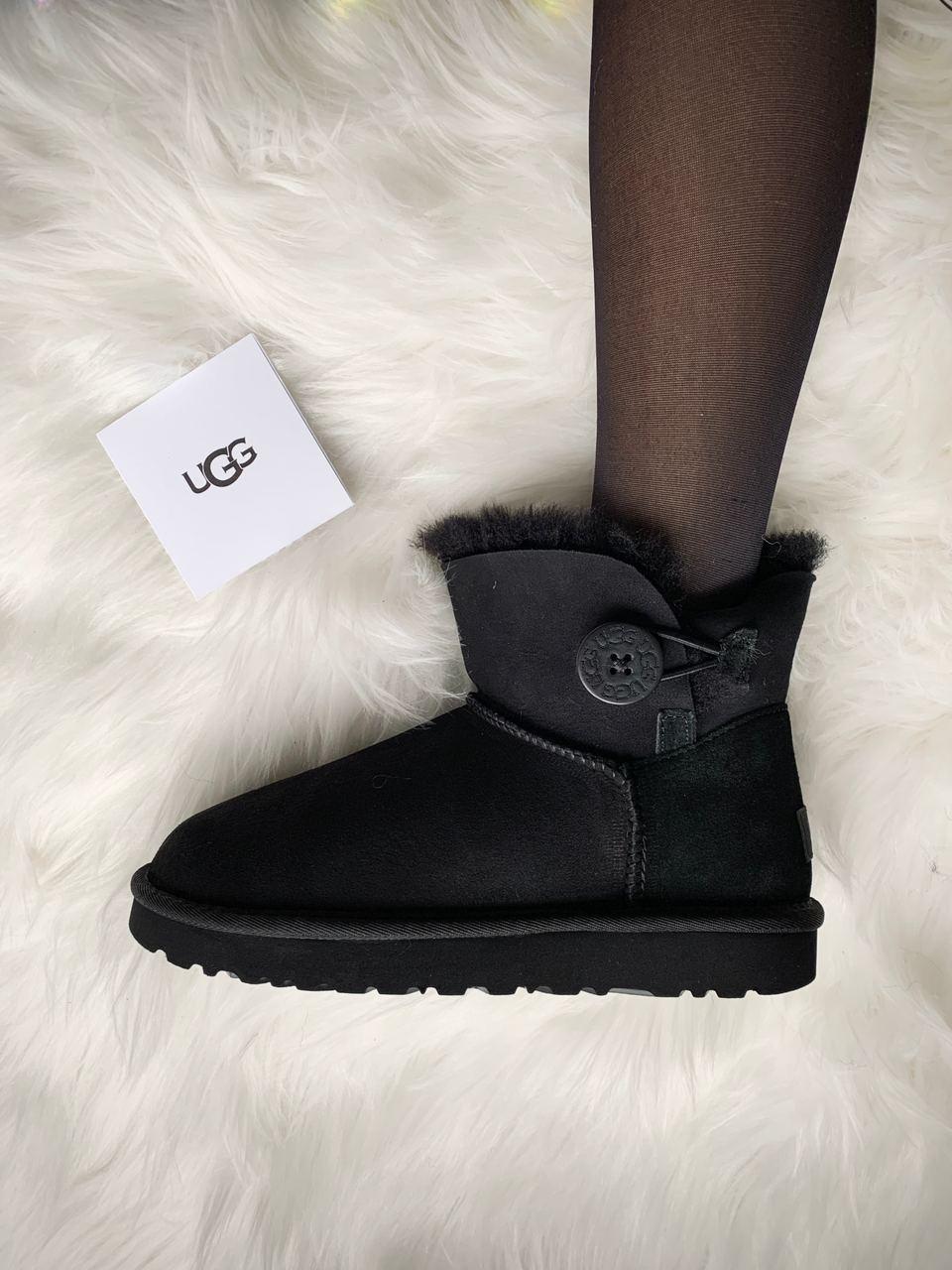 Жіночі мінісапоги UGG Mini Bailey Button II Black 1016422