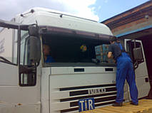 Замена лобового стекла IVECO Euro Star, Stralis в Днепропетровске