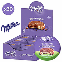 Упаковка шоколадных вафель Milka Napolitana с орехом, 30шт.