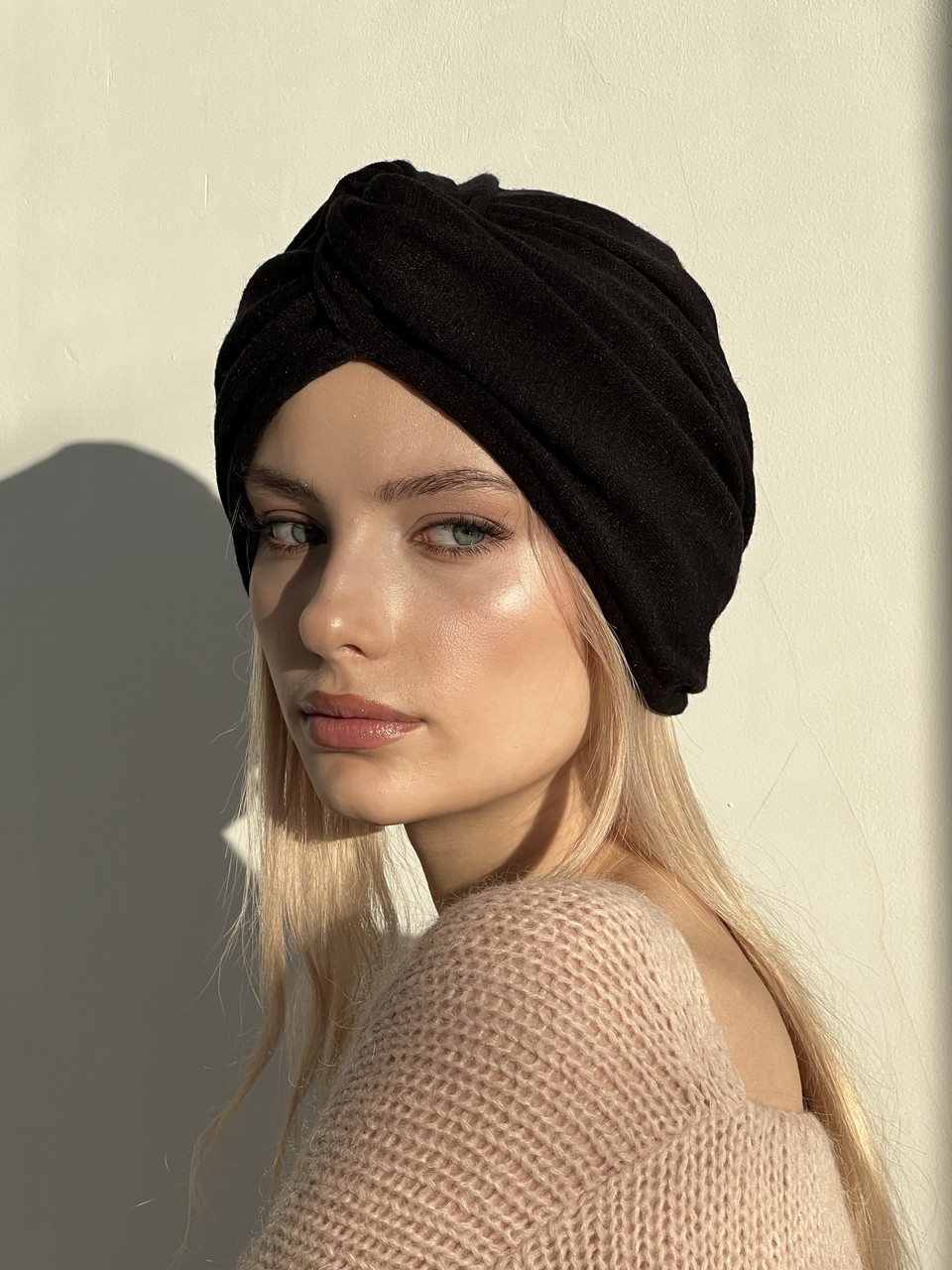 Шапка тюрбан тепла зимова з ангори D.Hats чорного кольору - фото 1 - id-p857534600