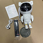 Світильник нічник проектор зоряного неба Космонавт, Астронаф з підставкою, пульт, фото 3