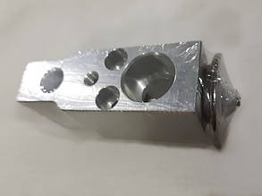 Клапан кондиціонера на екскаватор John Deere