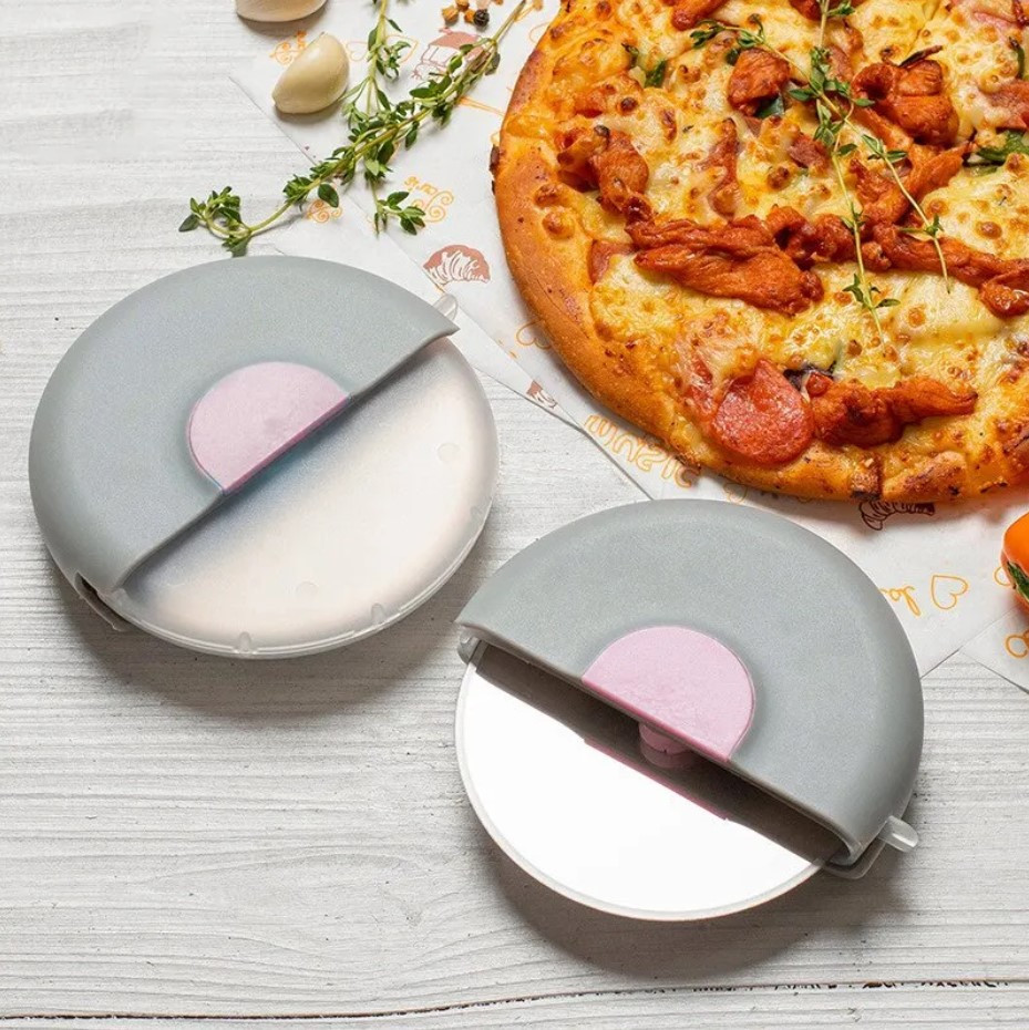 Великий круглий ніж для піци