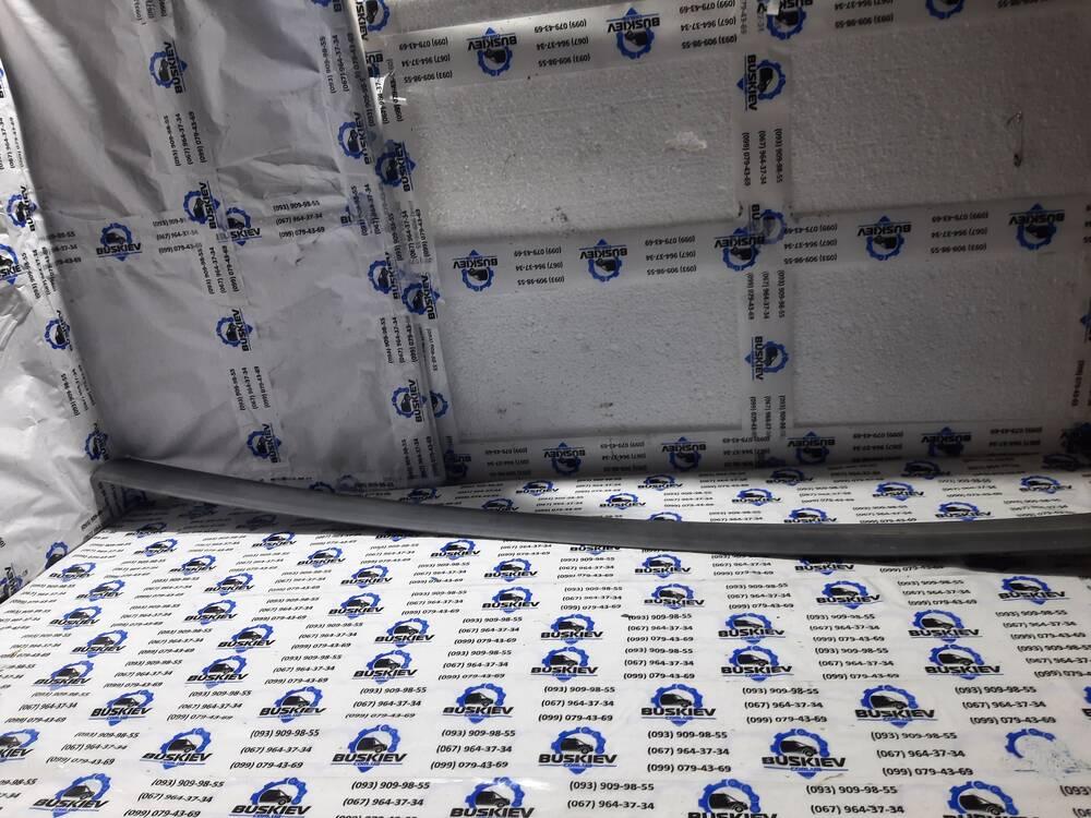 Молдинг двері передньої лівої на FORD CONNECT з 2002-2013 року, 3T16V20939A
