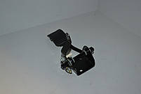 Педаль акселератора ГАЗЕЛЬ, СОБОЛЬ з валиком і важелем (вир-во ГАЗ)