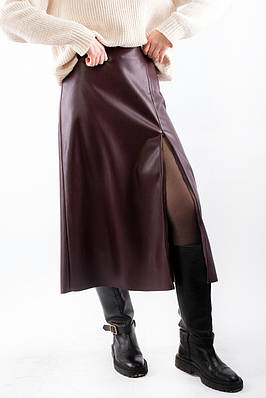 Спідниця міді з екошкіри з розрізом на блискаці коричнева 81001 (2000000121345)