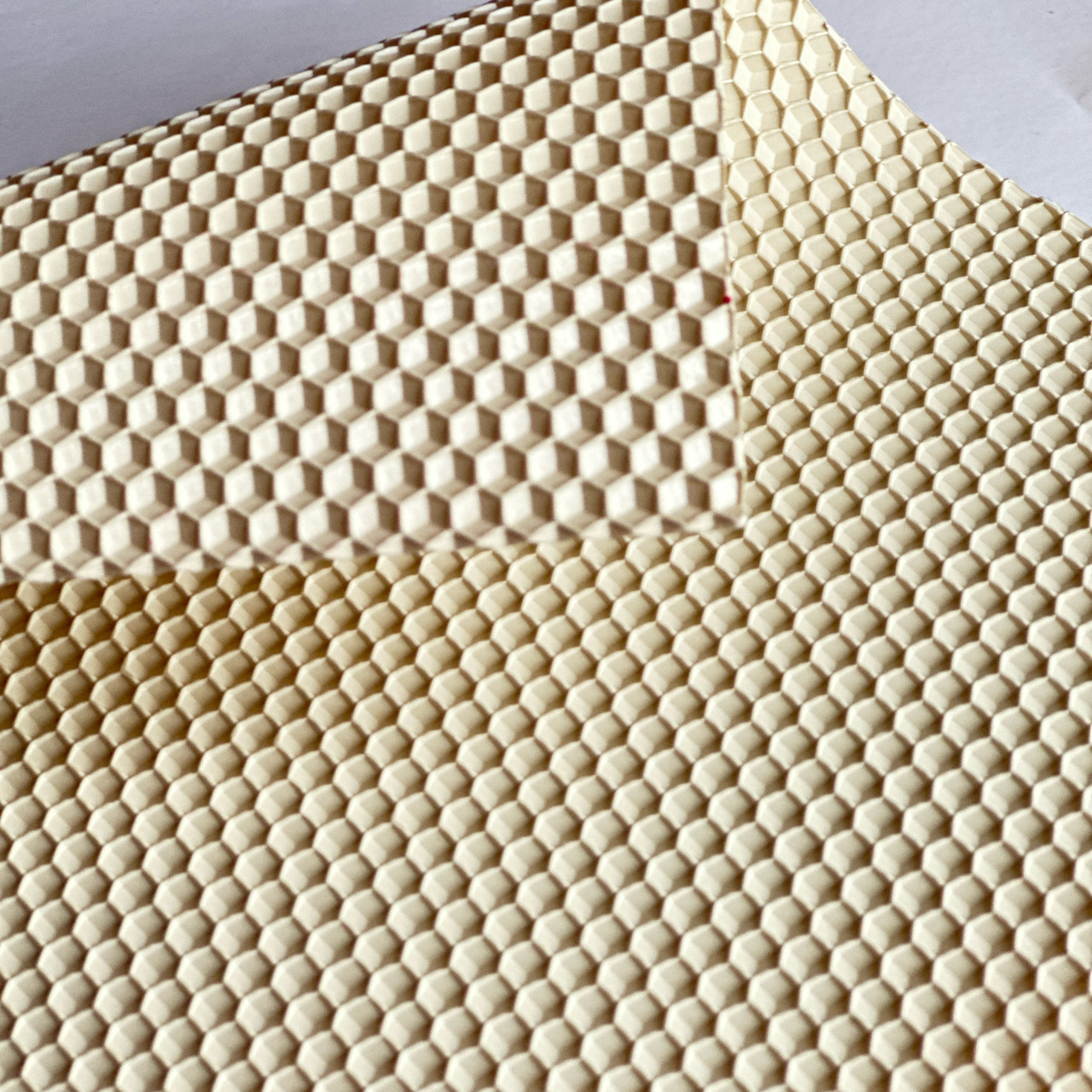 Натуральна вощина, колір "Топлене молоко", для виготовлення свічок. Від 3 шт. (40 грн\шт.)