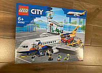 Конструктор LEGO City 60262 Пасажирський літак 669 деталей