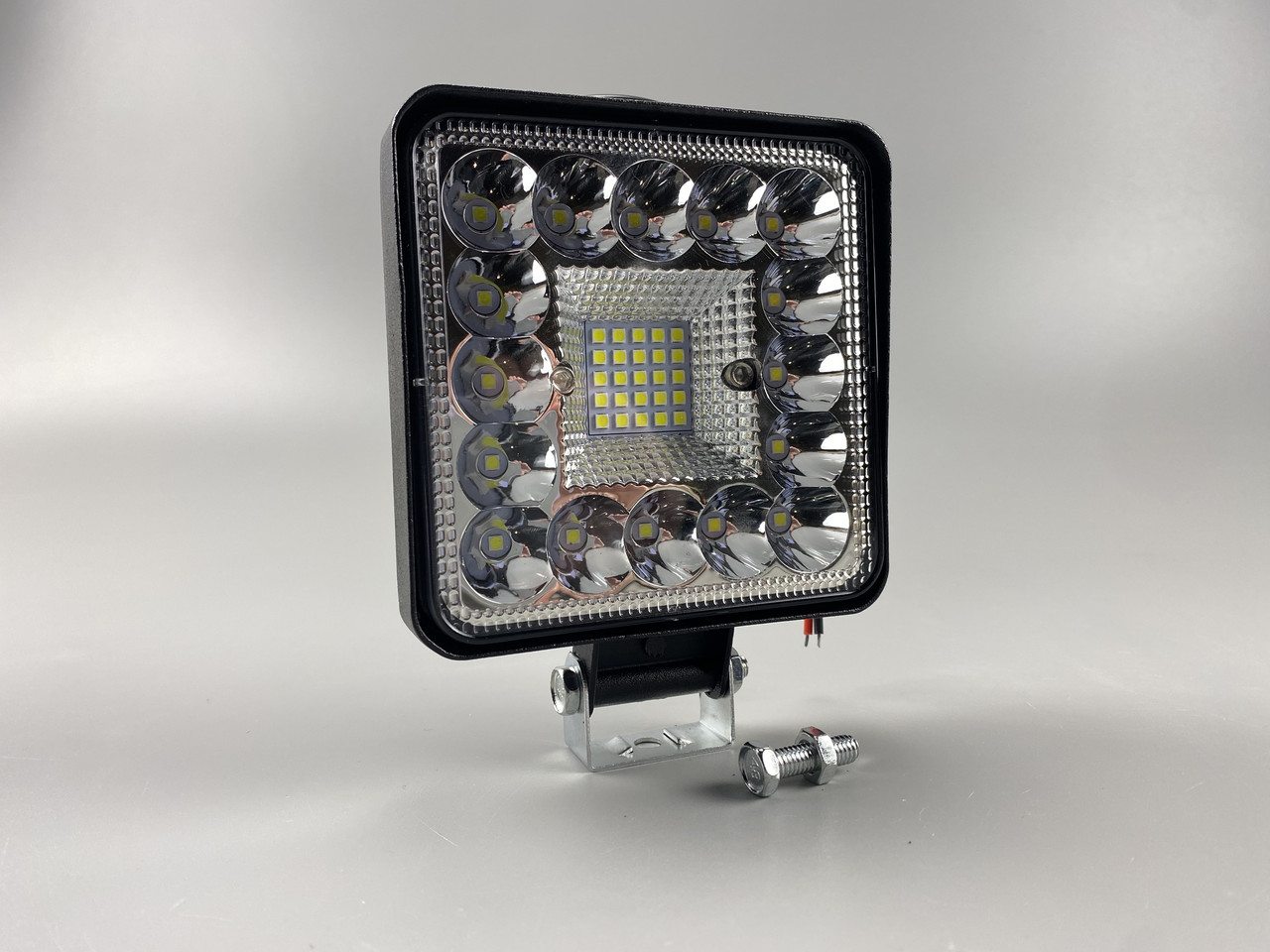 Квадратна автомобільна фара LED світлодіодна 41 led діод 6500K 9-80В додаткове освітлення авто, фото 1