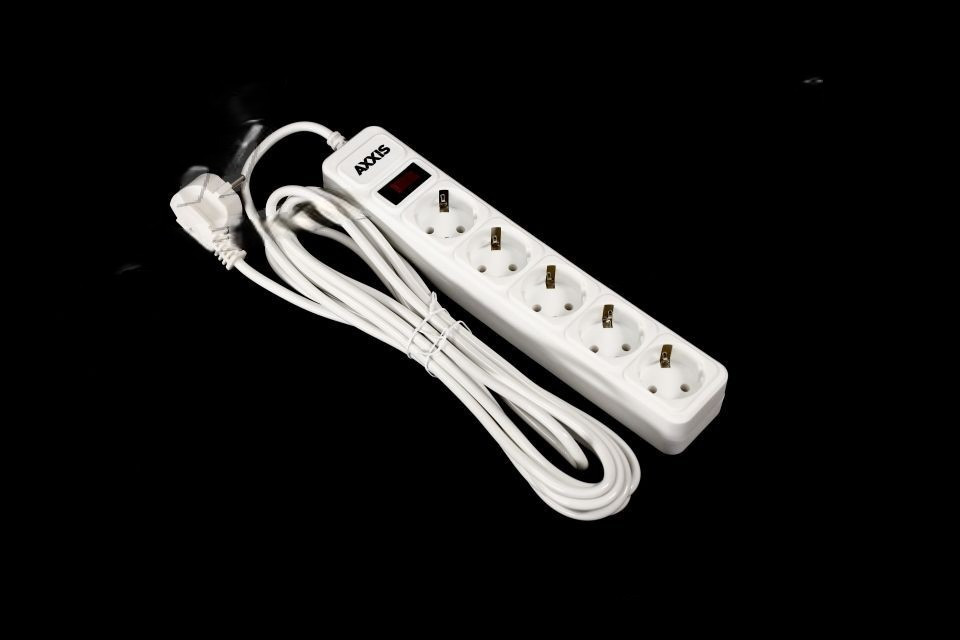 Сетевой фильтр, удлинитель Optima Base 5 5m WHITE провод 3*0,75мм2 ax-1259