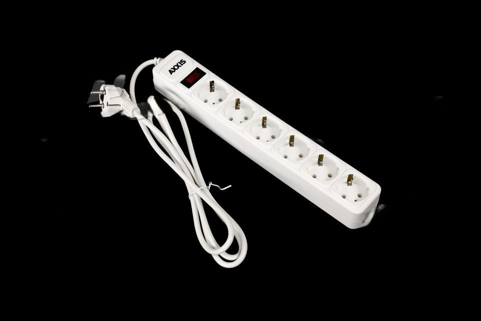 Сетевой фильтр, удлинитель Optima Base 6 1,8m WHITE провод 3*0,75мм2 ax-1261