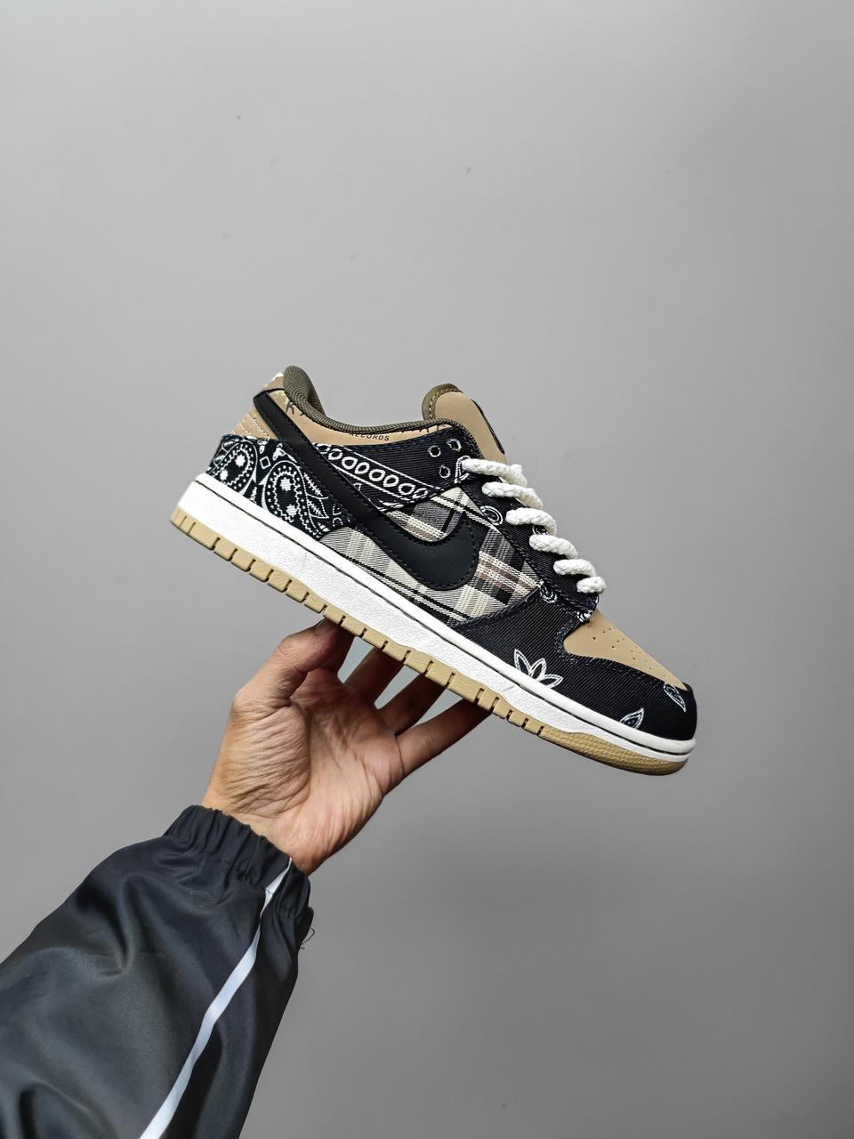 Жіночі кросівки Nike Dunk Low Travis Scott Black White Brown (с мехом) CT5053-001