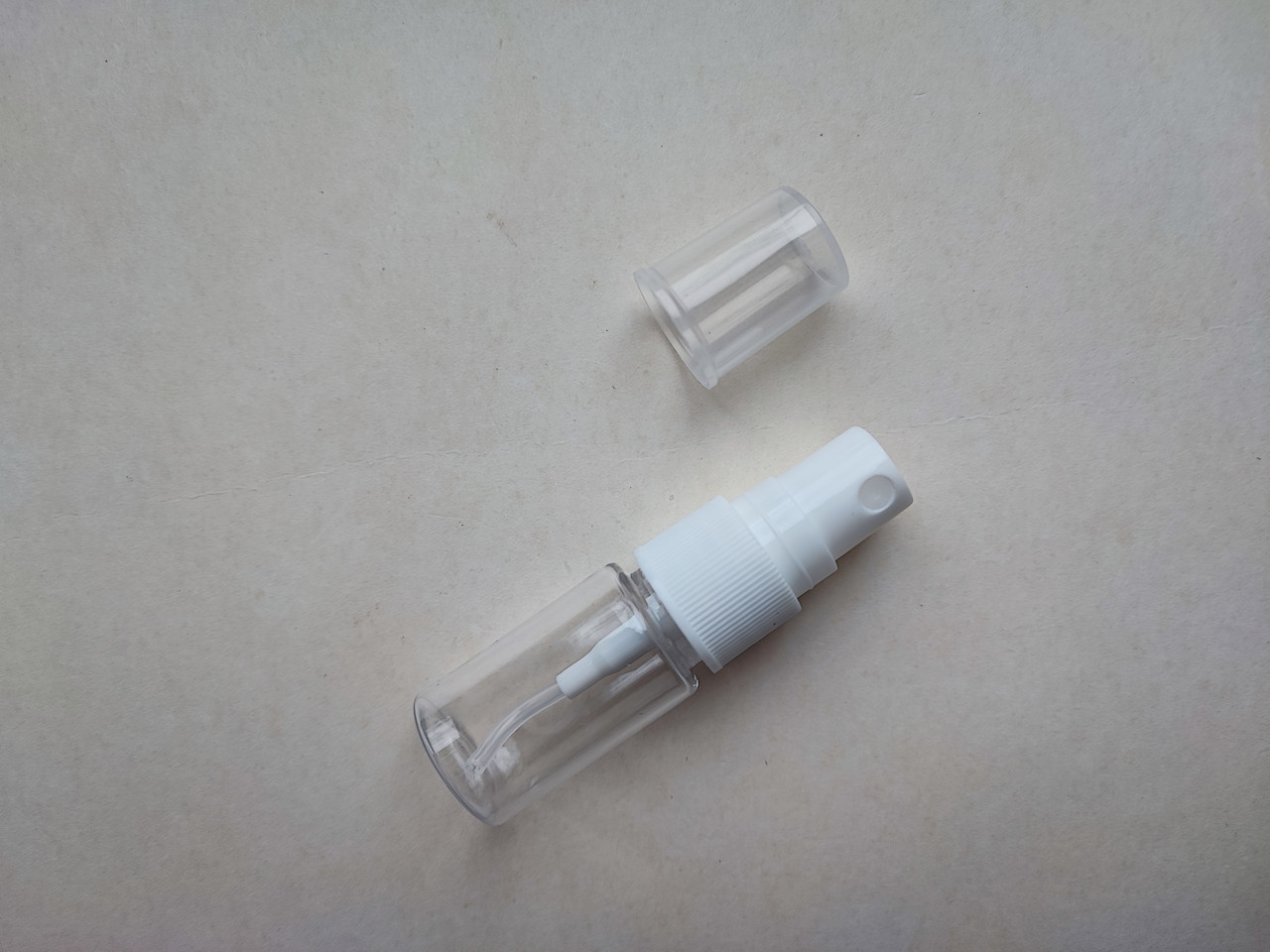 10 мл прозорий ПЕТ Круглий з білим розпилювачем 18/410 пляшка, флакон, флакон пластиковий, пластмасовий, прозорий в комплекті