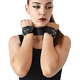 Нашийник з наручниками із натуральної шкіри Art of Sex - Bondage Collar with Handcuffs, фото 2