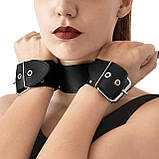 Нашийник з наручниками із натуральної шкіри Art of Sex - Bondage Collar with Handcuffs, фото 3