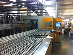 Пильно обробляє центр на 240 вікон у зміну + центр оброблення ПВХ і сталі Federchen