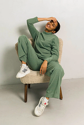 Спортивний жіночий костюм бежевий стильний теплий італійський трикотаж комір-стійка