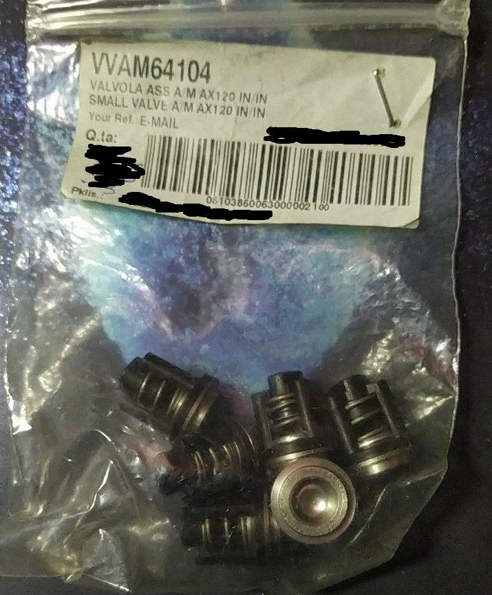 VVAM64104 - клапан SMALL VALVE A/M AX120 IN/IN (1 штука)
