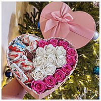 Подарочный бокс со сладостями и розами из мыла/ Бокс в виде сердца/ Подарок для жены на день рождение