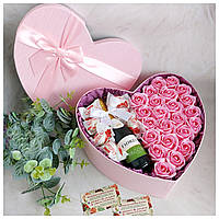 Подарочный бокс со сладостями розами из мыла/ Неувядающие цветы/ Подарок жене на день рождение\ Цветы из мыла