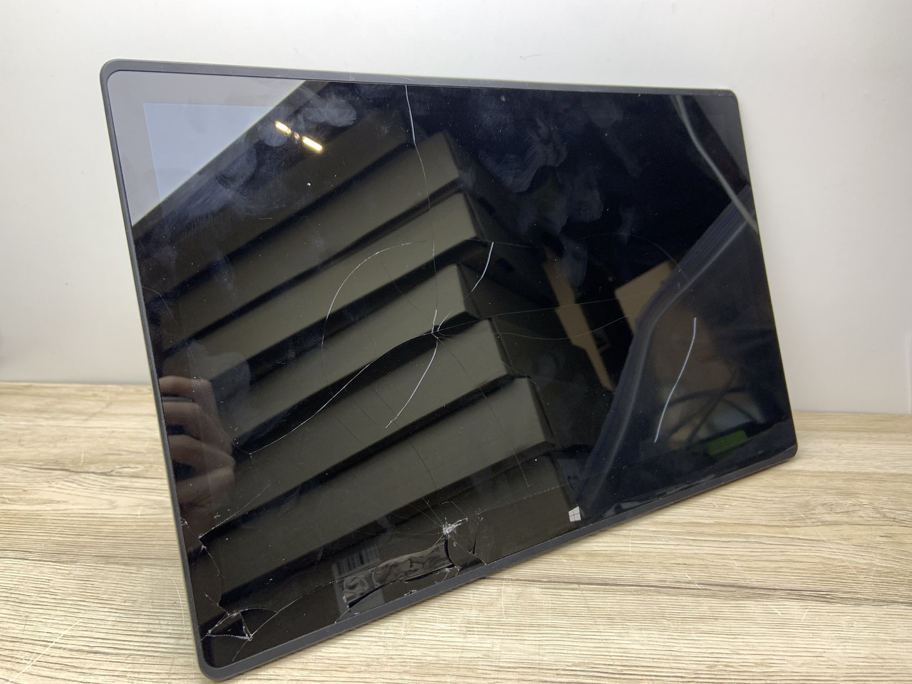 Уцінка! Битий тачскрін! Acer Aspire r7-572 572g (Кришка матриці + матриця в зборі) 15.6" 1920х1080 3.5A бу