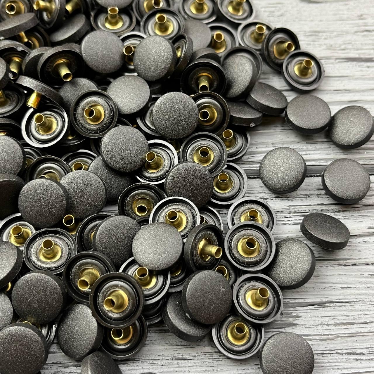 Кнопка пластикова 15 мм Чорний