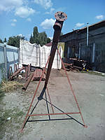 Підставка під шнековий навантажувач з куточка.