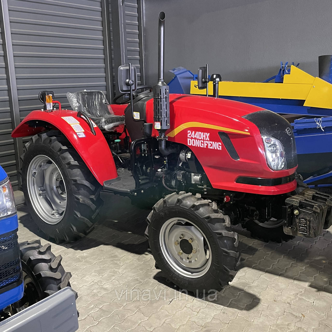 Трактор DongFeng 244 DHX червоний, фото 1