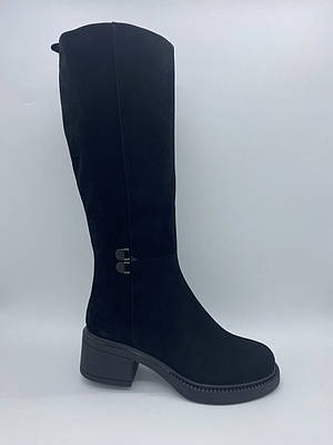 Чорні замкові зимові чоботи. Розміри — 41, 43.