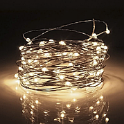 Новорічні іграшки та прикраси