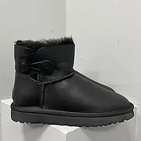 Ugg Bailey Button Black Leather Mini 36